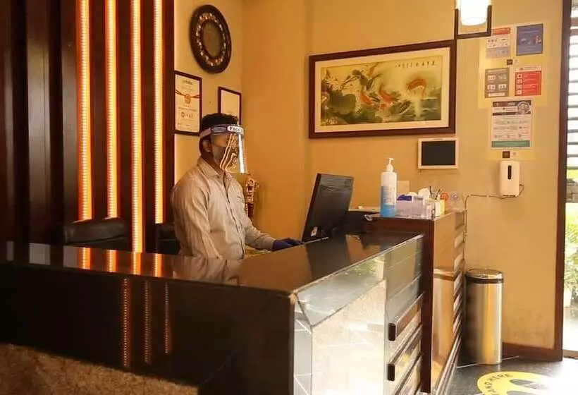 Pride Biznotel Alkapuri