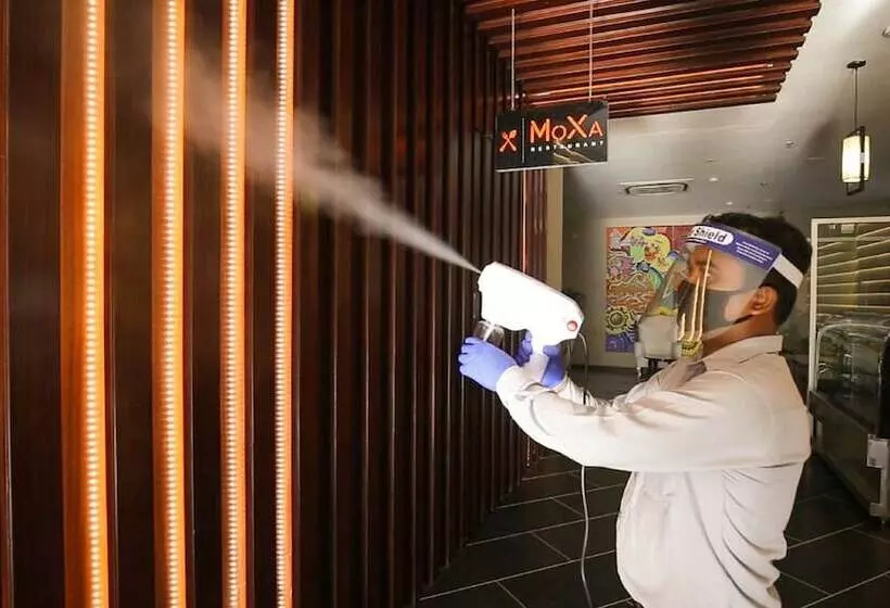 Pride Biznotel Alkapuri