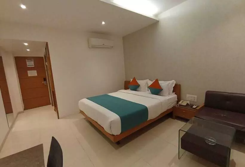 Pride Biznotel Alkapuri