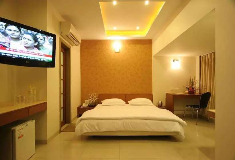 Pride Biznotel Alkapuri