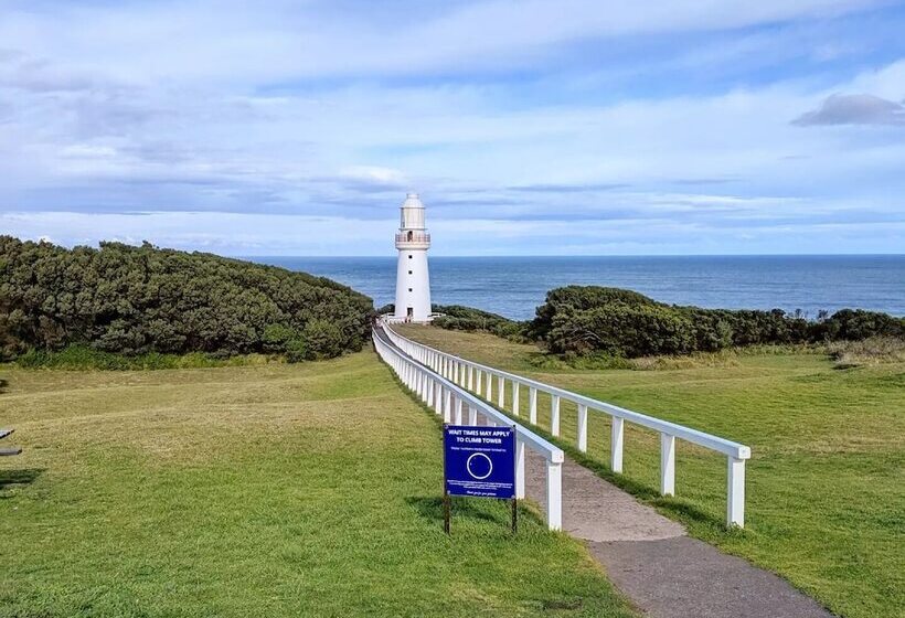 Seaview Motel & Apartments