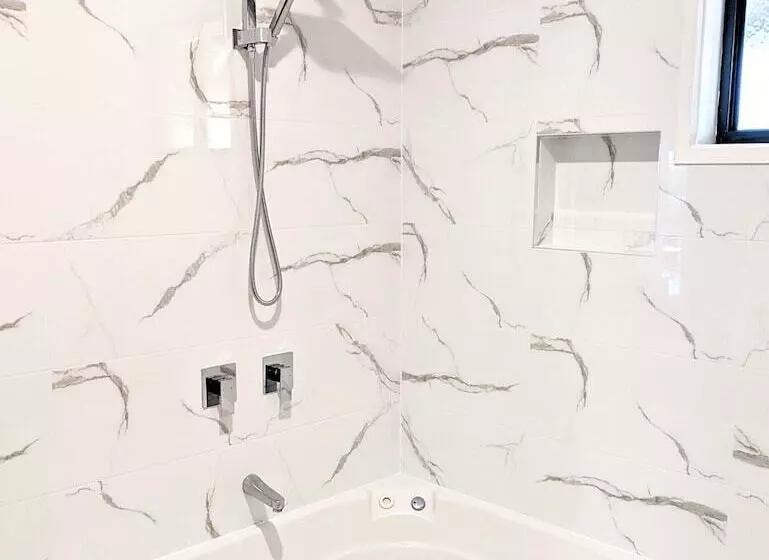 Seaview Motel & Apartments