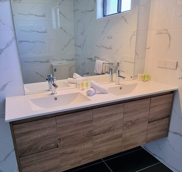 Seaview Motel & Apartments