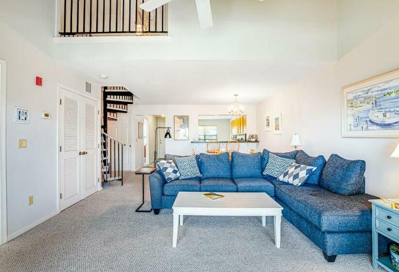 Отель Bethany Bay     605 Crowley