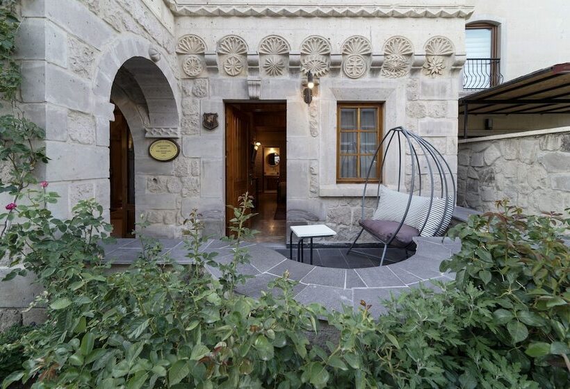 هتل Cratus Stone Palace