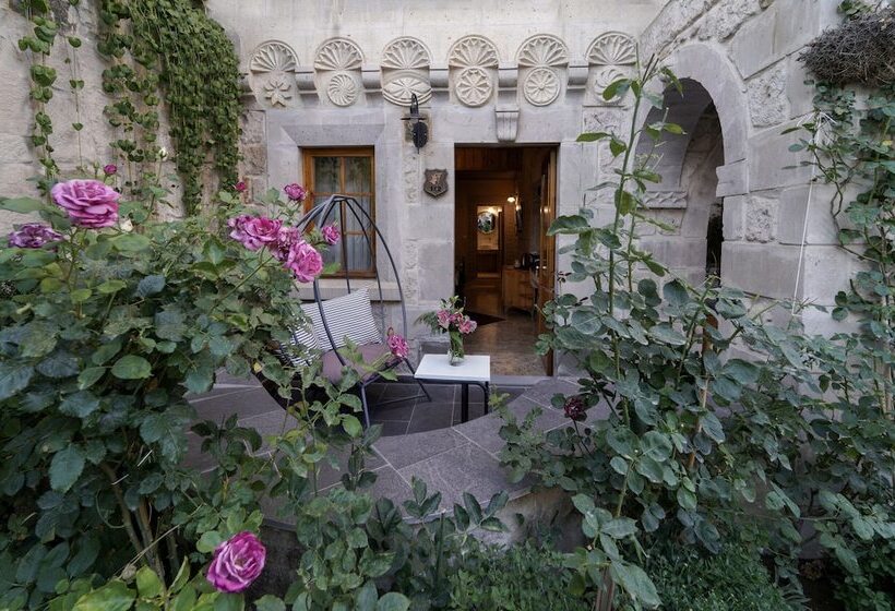 هتل Cratus Stone Palace