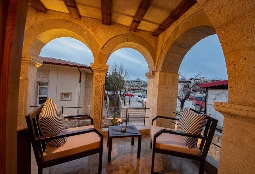 هتل Cratus Stone Palace