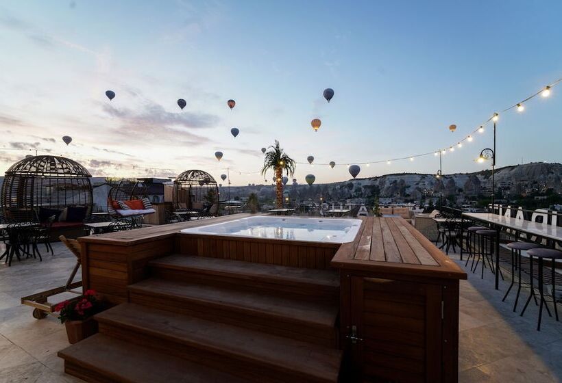 هتل Cratus Stone Palace