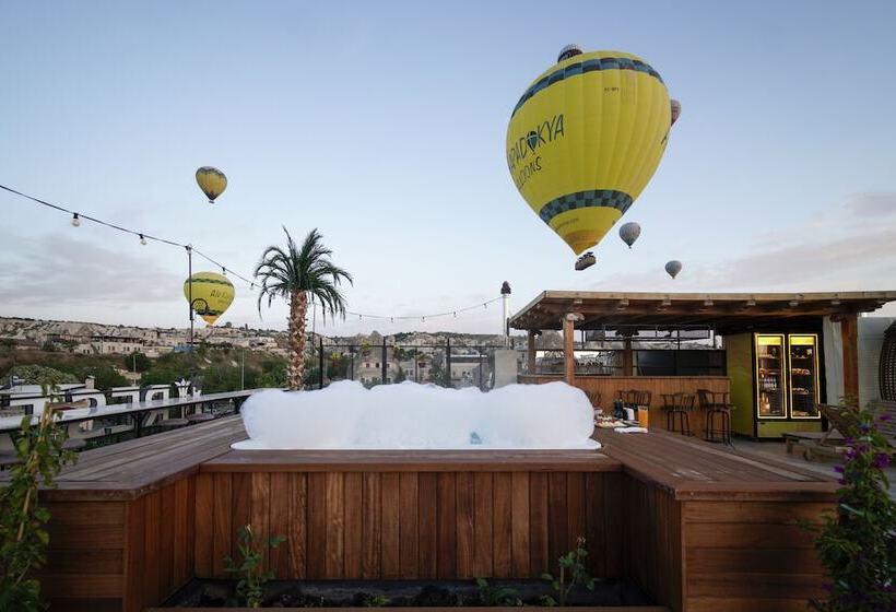 هتل Cratus Stone Palace