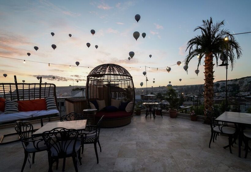 هتل Cratus Stone Palace