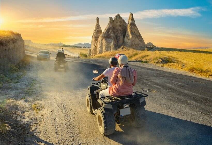 هتل Cratus Stone Palace