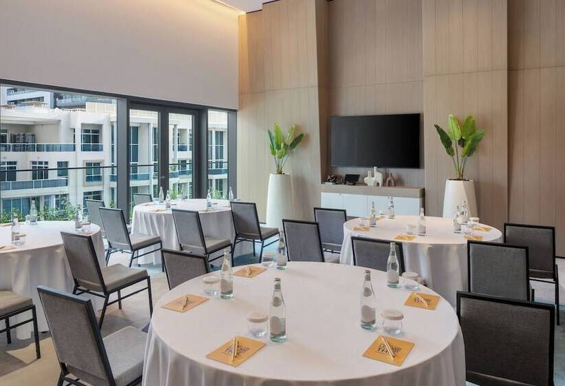 هتل Vida Dubai Marina & Yacht Club