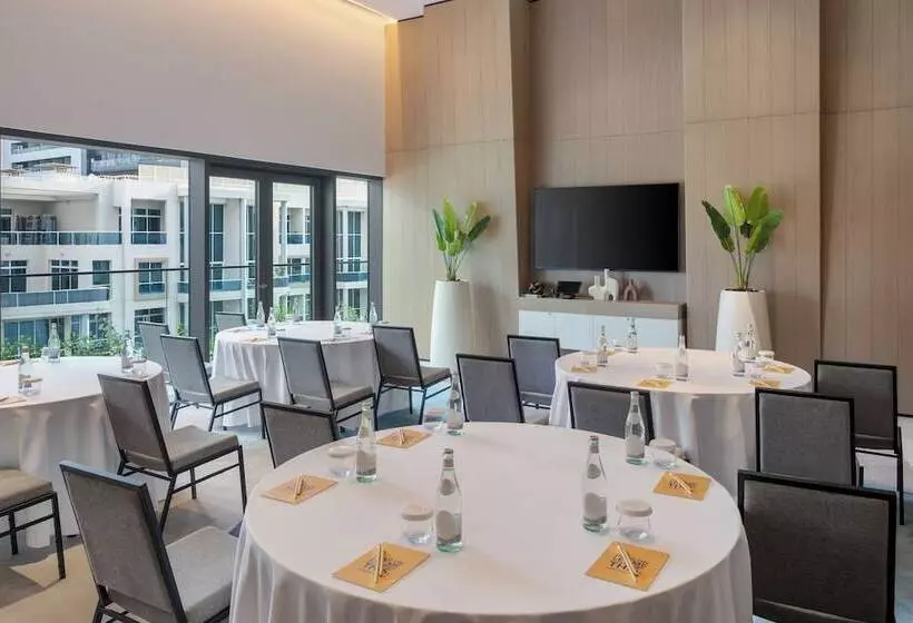 هتل Vida Dubai Marina & Yacht Club