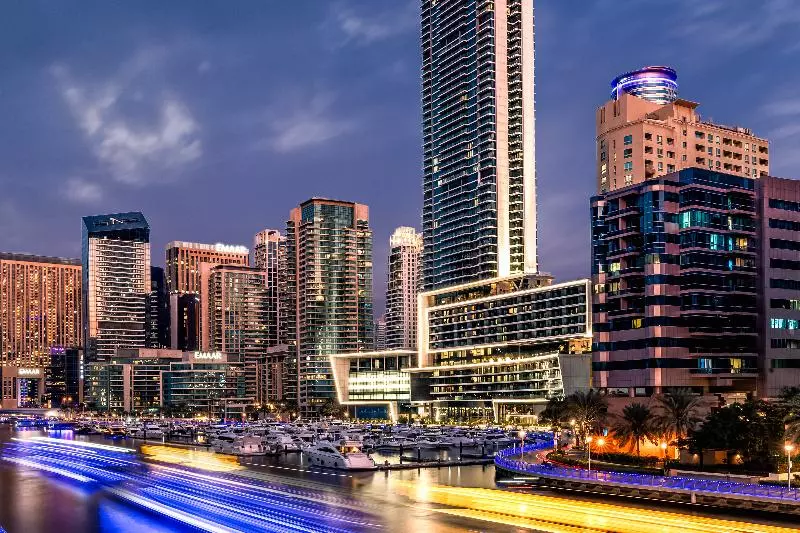 هتل Vida Dubai Marina & Yacht Club