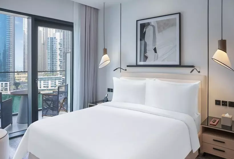 هتل Vida Dubai Marina & Yacht Club