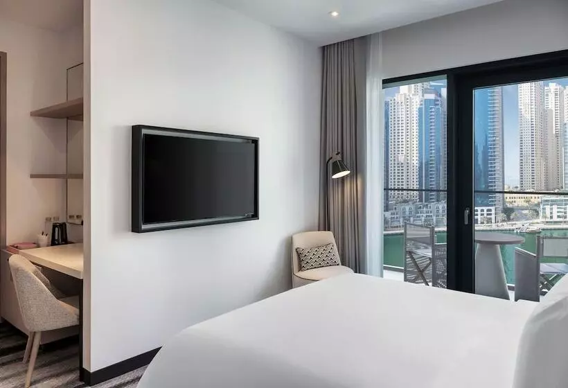 هتل Vida Dubai Marina & Yacht Club