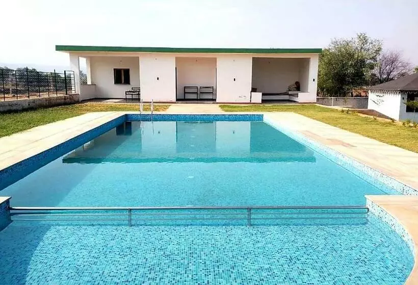 リゾートホテル The Sariska Retreat