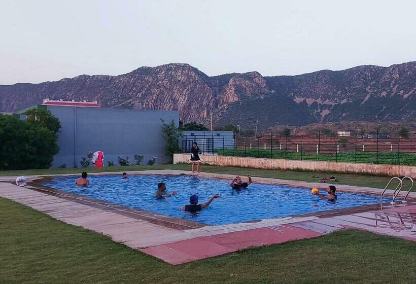 Курорт The Sariska Retreat