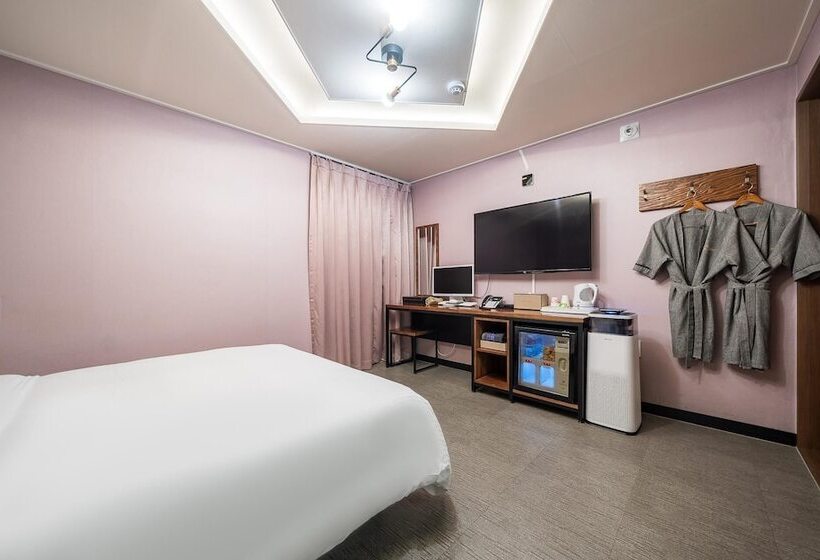 Chuncheon Bomnae Motel