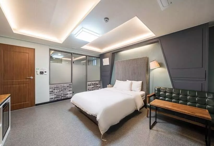 Chuncheon Bomnae Motel