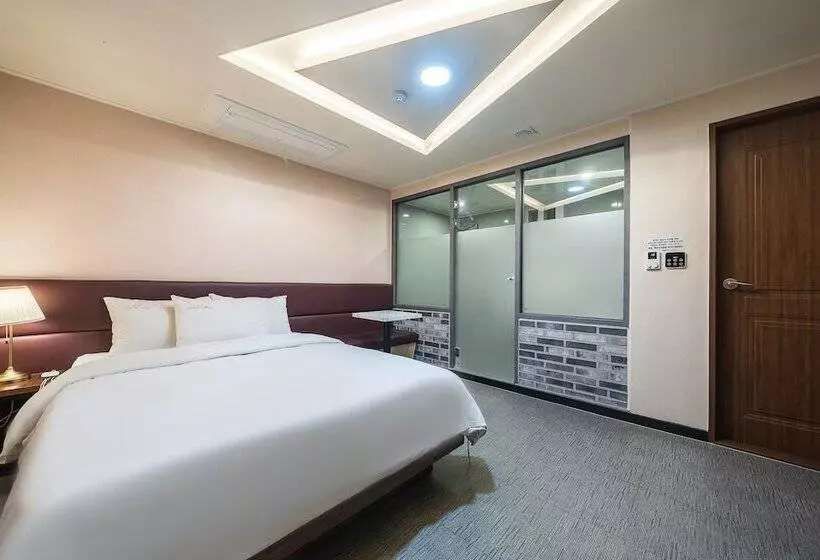 Chuncheon Bomnae Motel