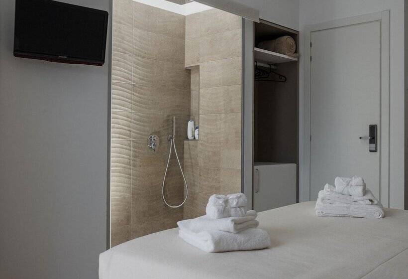 Отель Liolá Cefalù