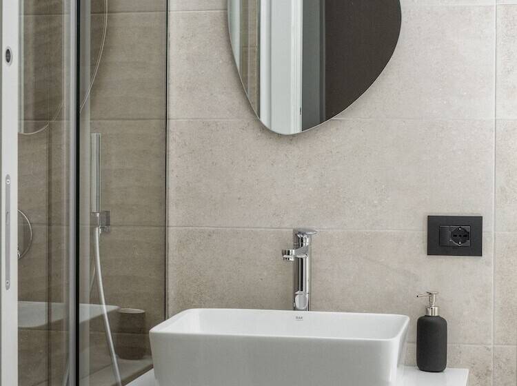 Отель Liolá Cefalù