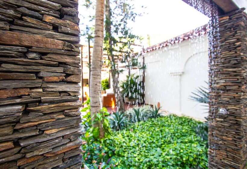 هتل Mandalas House By Dot Boutique