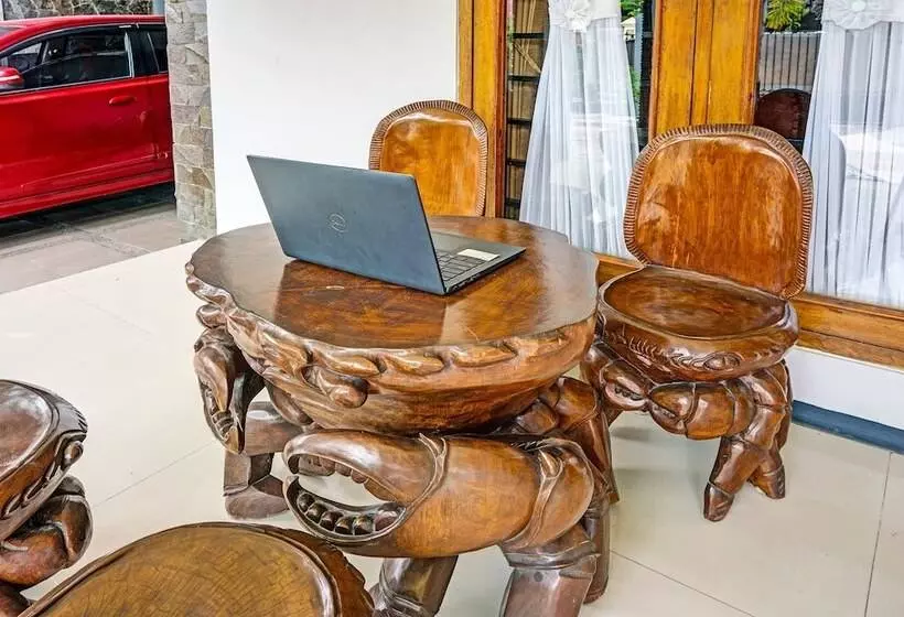 Hotelli Oyo 91814 Griya Asoka Syariah