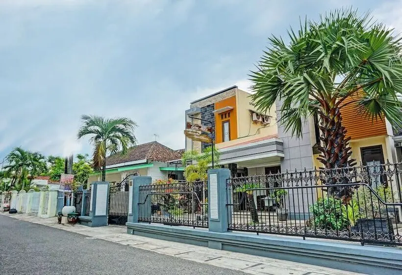 Hotelli Oyo 91814 Griya Asoka Syariah