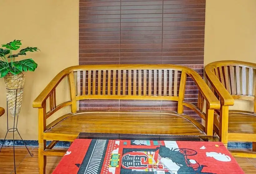 Hotelli Oyo 91814 Griya Asoka Syariah