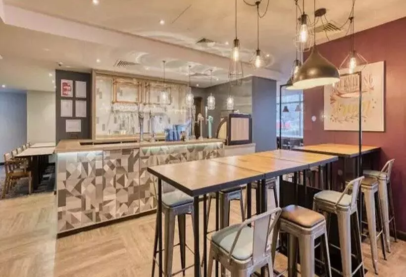 Hotelli Premier Inn Peterborough City Centre