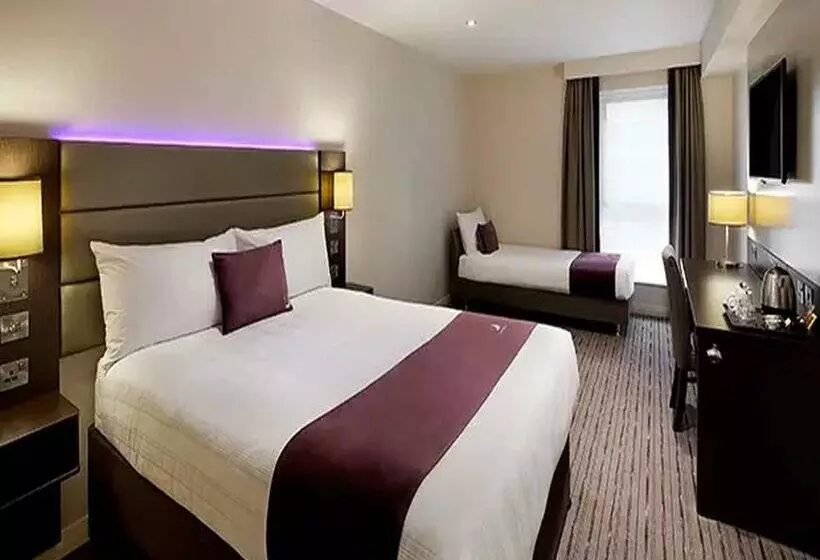 Hotelli Premier Inn Peterborough City Centre