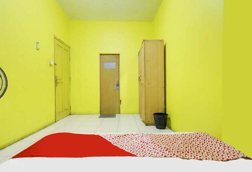 בית מלון כפרי Spot On 91879 Emes Jaya Homestay