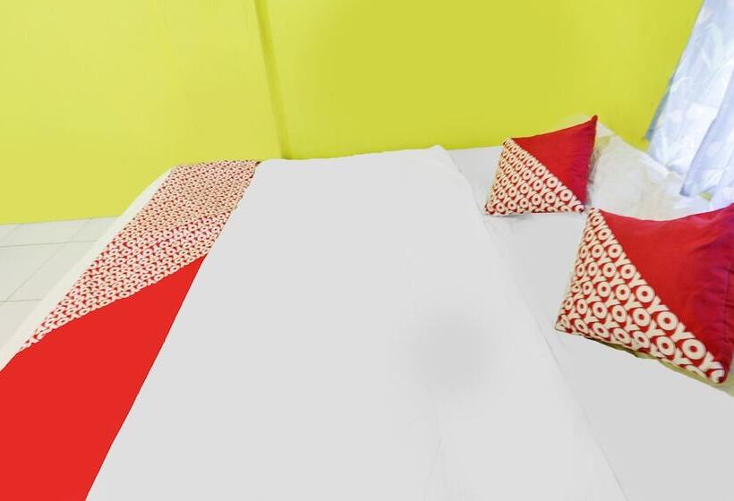 בית מלון כפרי Spot On 91879 Emes Jaya Homestay