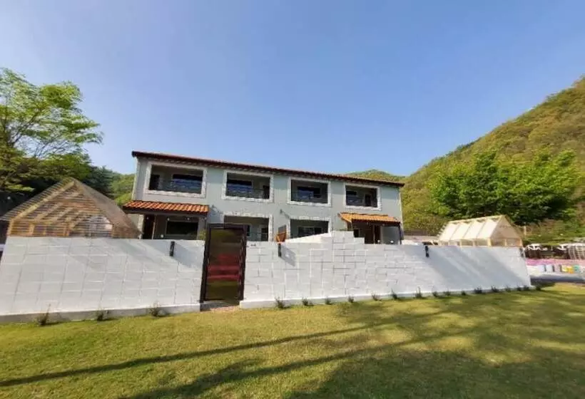 Hotelli Geumsan Painting Pension