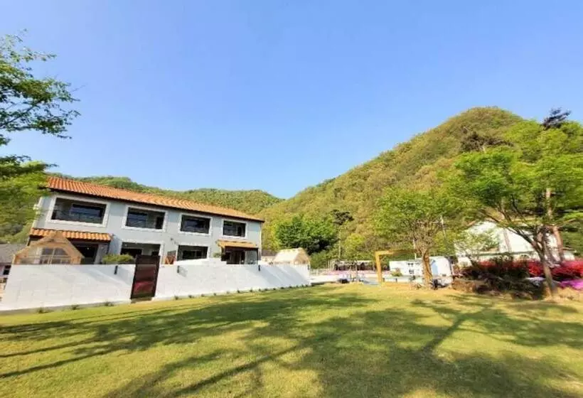 Hotelli Geumsan Painting Pension