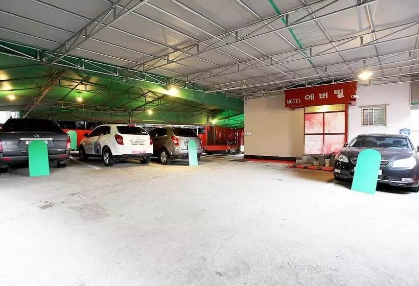 Hotelli Goyang Everville