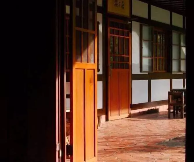 هتل Old Five Guesthouse