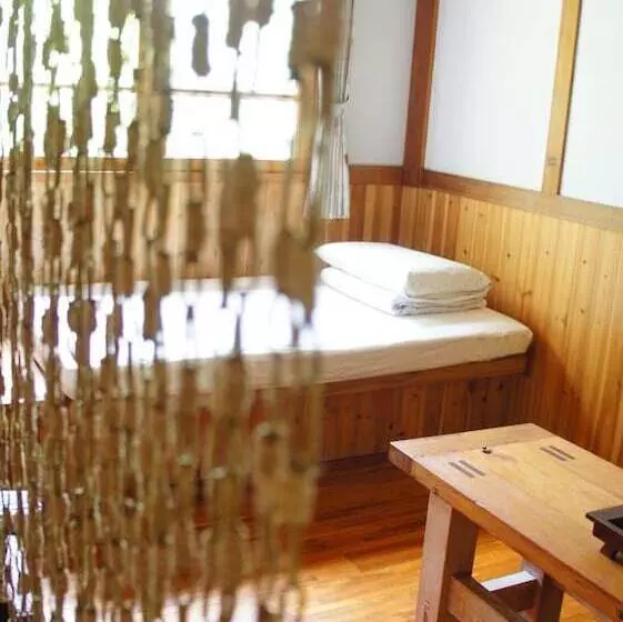 هتل Old Five Guesthouse