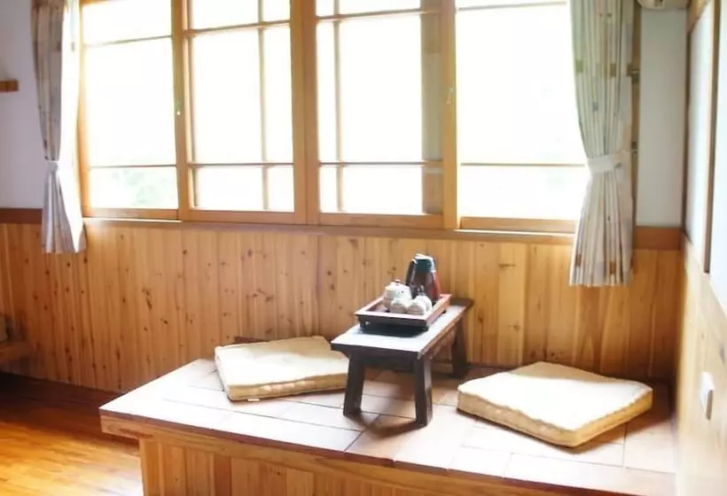 هتل Old Five Guesthouse