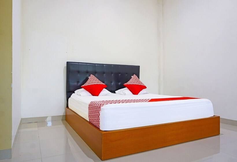בית מלון כפרי Oyo 91668 Homestay Anitha Syariah Makassar