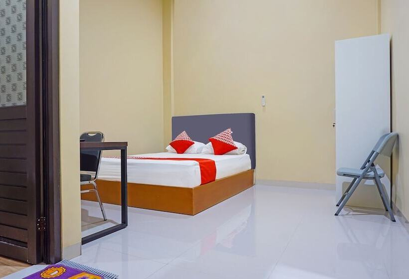 בית מלון כפרי Oyo 91668 Homestay Anitha Syariah Makassar