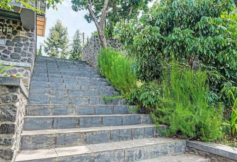 هتل Oyo 91679 Villa Juanda Syariah