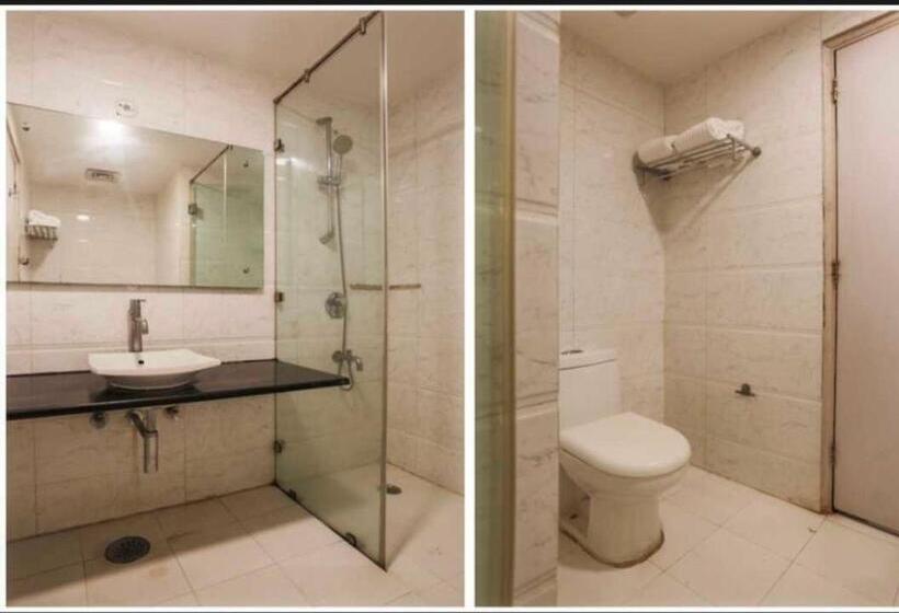 Hotelli Pop  Airport Golden