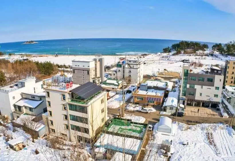 هتل Sokcho Scsantorini Pension