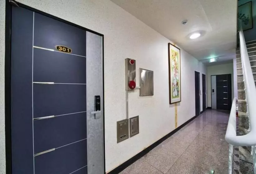 هتل Sokcho Scsantorini Pension