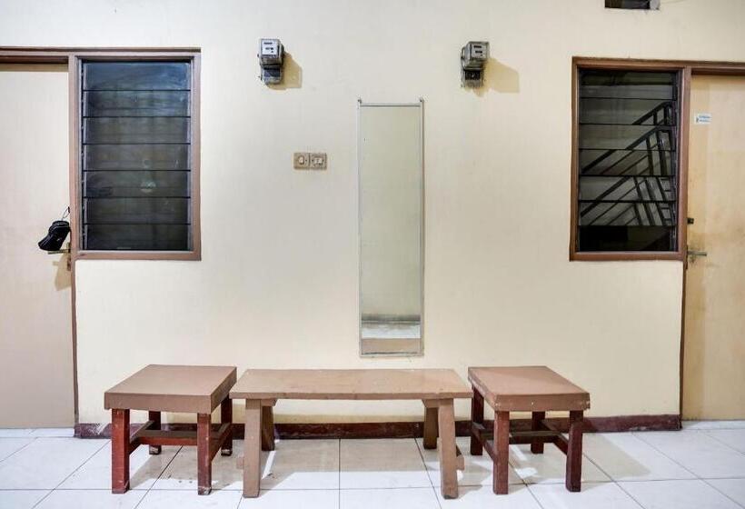Hotel Spot On 91774 Kost Nusantara Sidoarjo