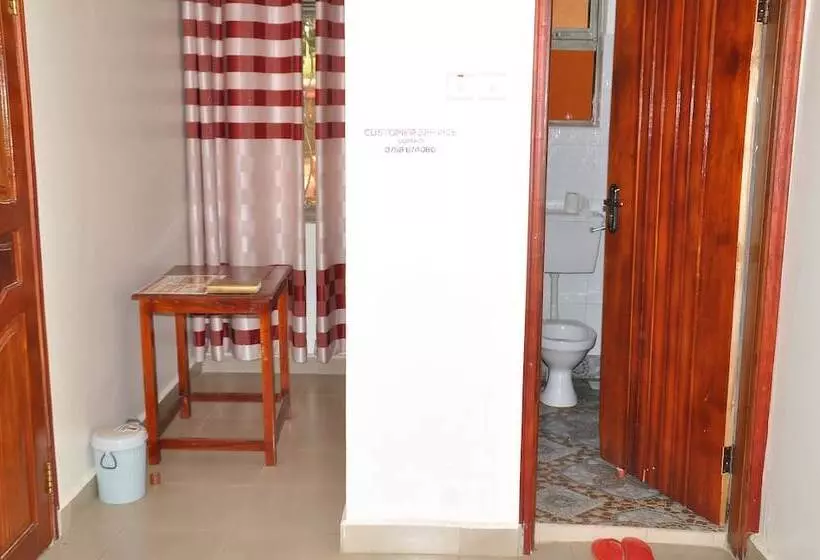 هتل Square Suites