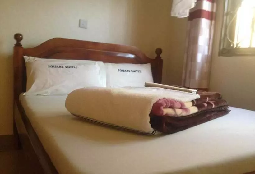 هتل Square Suites